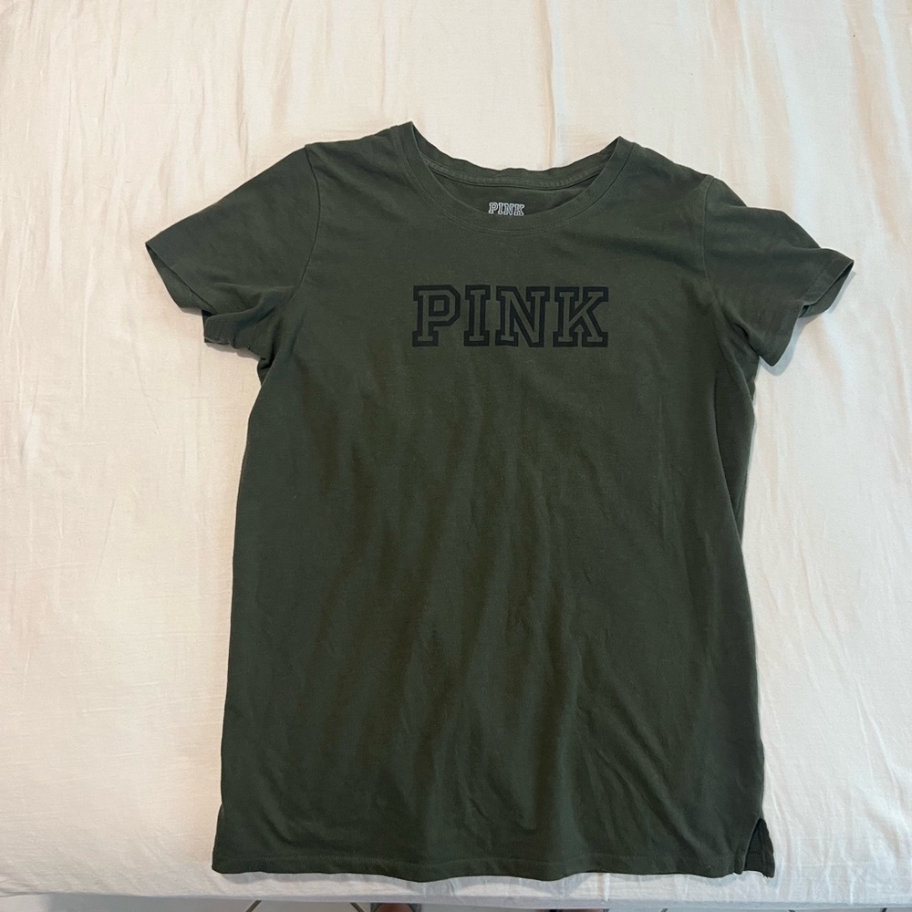 T-shirt from pink.
